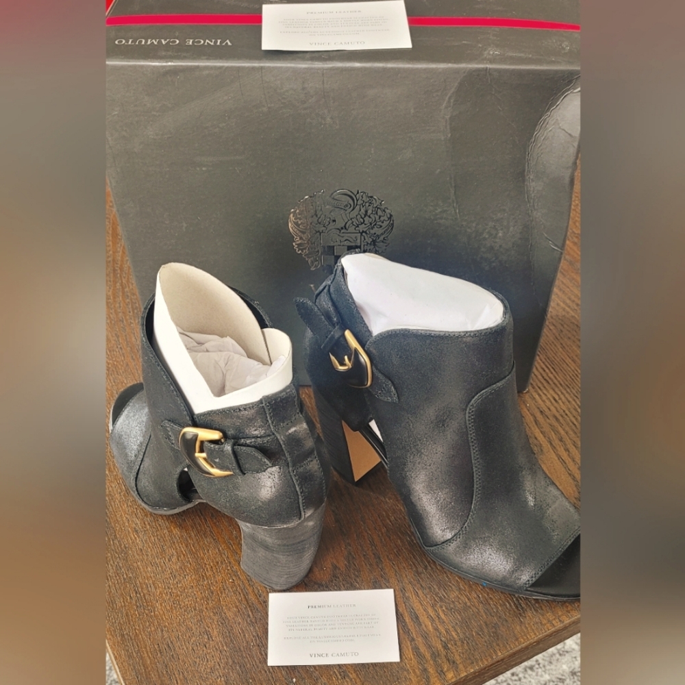 Vince Camuto Bernida Peep Toe Bootie. Size 9.5M NWB